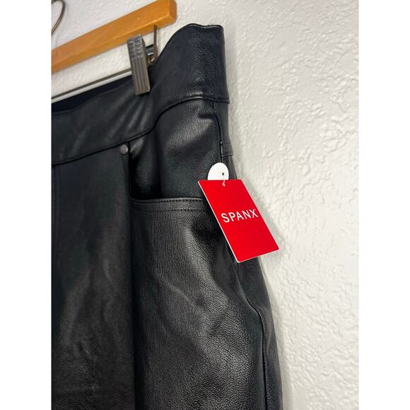 NEW SPANX Womens Slim Straight Pants Black Size 1X Petite Faux Leather - Picture 4 of 8